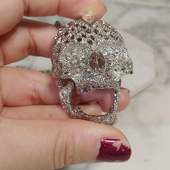Rhinestone 3D Skull Necklace - Picture 5 of 7